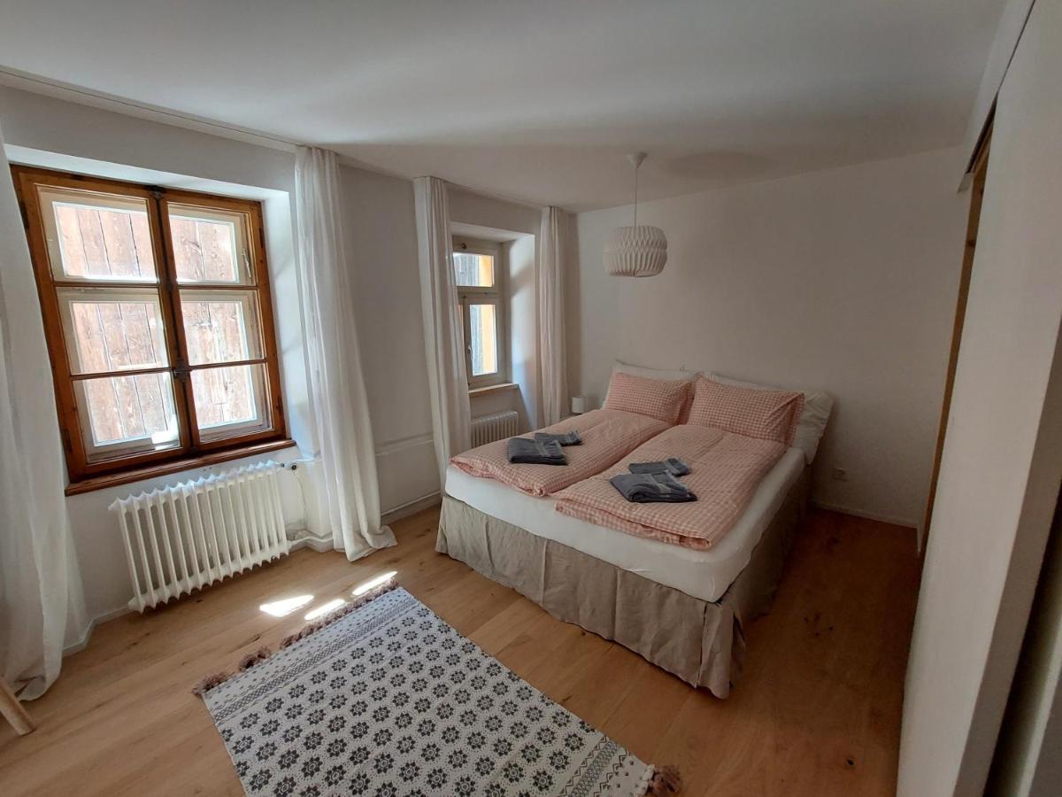 Haus La Punt, Savognin Apartment Rona Exterior photo